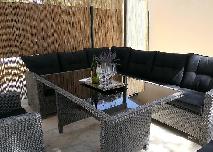 Relax Vacation 로고즈니차