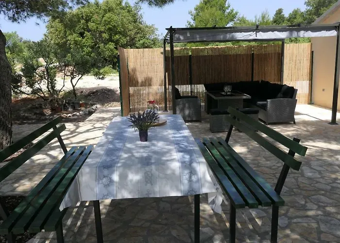 Relax Vacation 로고즈니차