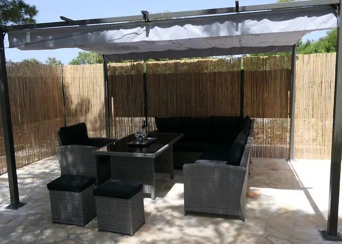 Relax Vacation 로고즈니차